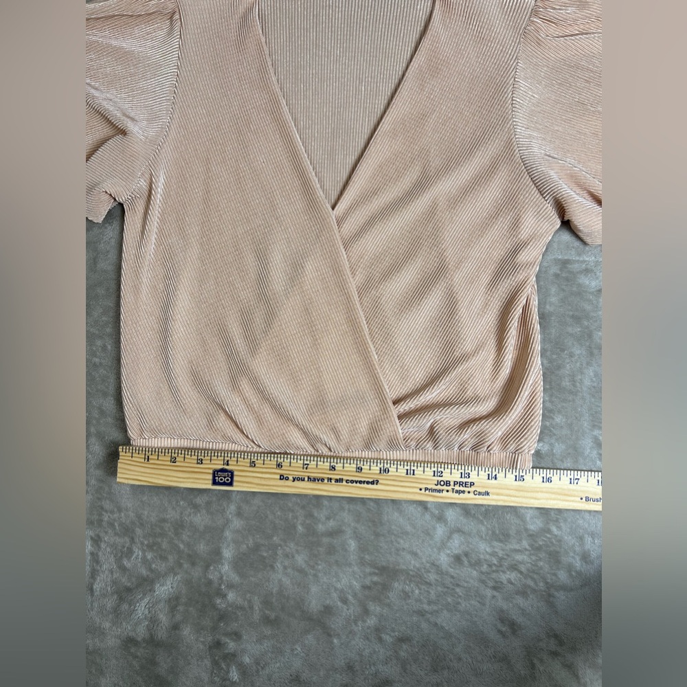 ASTR The Label Women’s Short Flutter Sleeve Plisse Top Blush Pink Sz Large - Picture 7 of 8